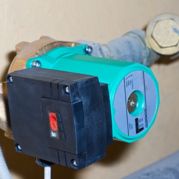 Czy pompa obiegowa powinna pracować cały czas?