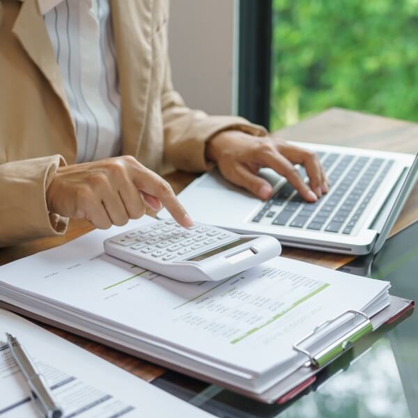 Ile kosztuje ogrzewanie domu pompą ciepła vs kotłem gazowym w 2025 r.?