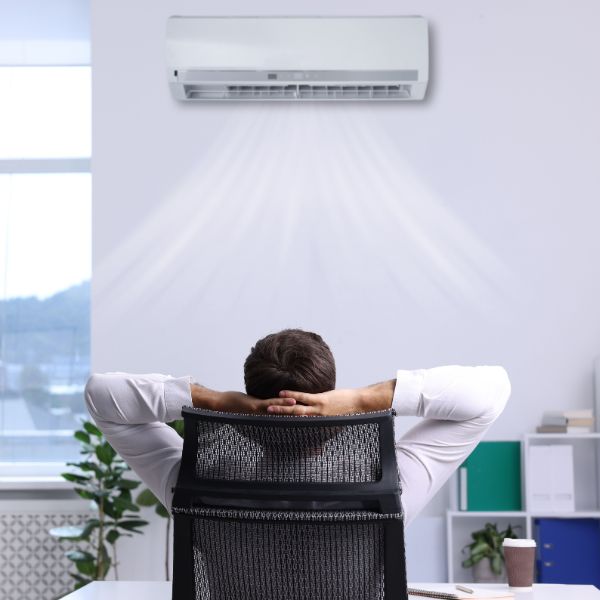 Jak dobrać moc klimatyzacji do biura i małego lokalu usługowego?